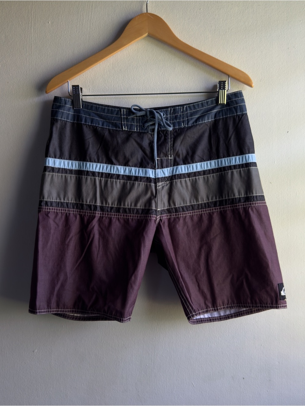 Quiksilver Colorblock Stripe Boardshorts Swim Trunks Men’s 31